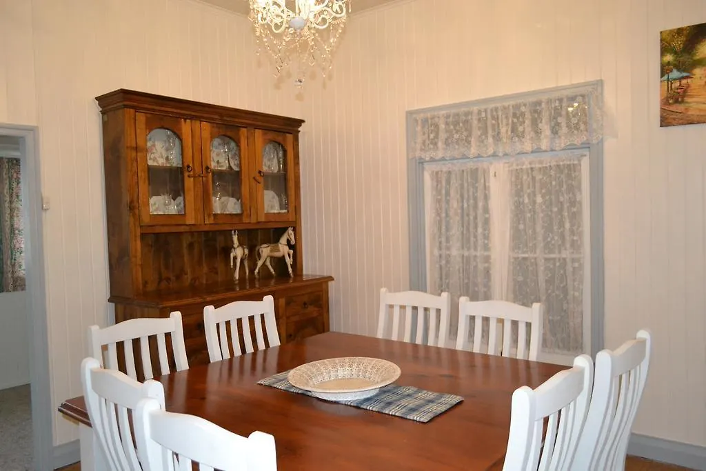 Cherry Blossom Cottage-With Country Charm And Spa Stanthorpe